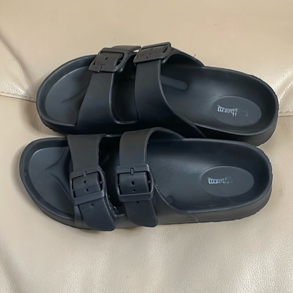 Aquatherm Sandals - Picture 2 of 4